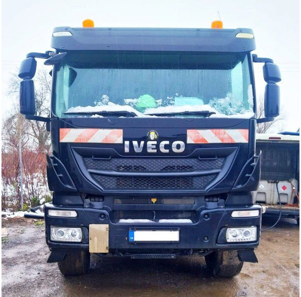 Iveco Trakker 450 - Kravas automašīna pašizgāzējs: foto 3 Iveco Trakker 450 - Kravas automašīna pašizgāzējs: foto 3