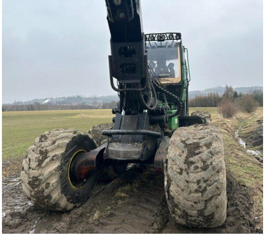 John Deere 1470E 6W +(2016) H415 - Harvesters: foto 3 John Deere 1470E 6W +(2016) H415 - Harvesters: foto 3