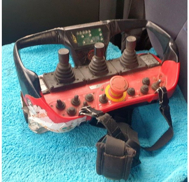 MAN 6x2 EUR4 TGA 26.430 BL crane REMOTE - Bortu kravas automašīna/ Platforma, Kravas auto ar manipulatoru: foto 4 MAN 6x2 EUR4 TGA 26.430 BL crane REMOTE - Bortu kravas automašīna/ Platforma, Kravas auto ar manipulatoru: foto 4