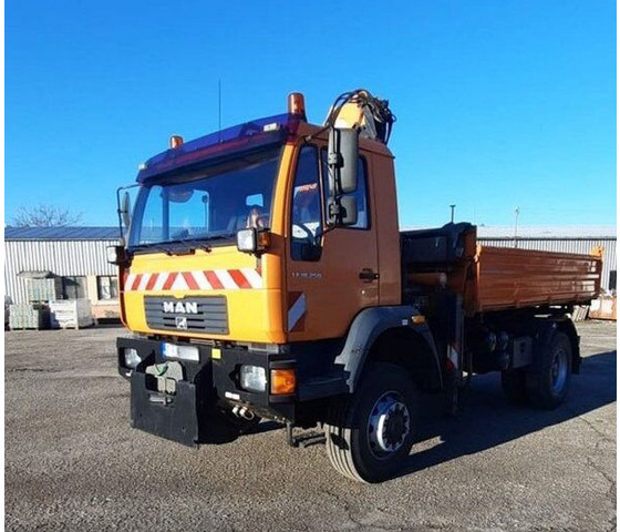 MAN LE18.250 - Kravas automašīna pašizgāzējs, Kravas auto ar manipulatoru: foto 2 MAN LE18.250 - Kravas automašīna pašizgāzējs, Kravas auto ar manipulatoru: foto 2