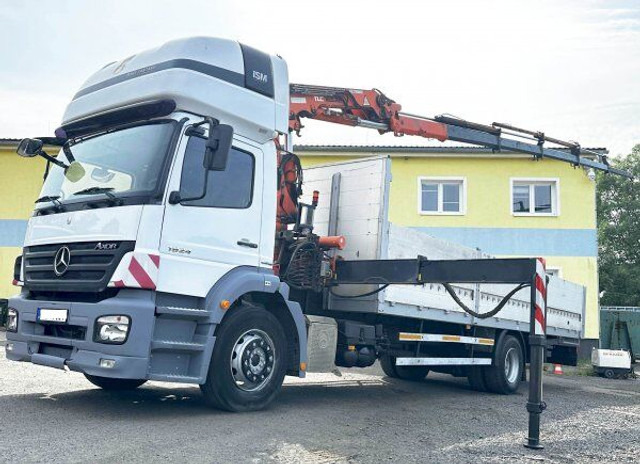 Mercedes-Benz 8m Axor 1824 - Bortu kravas automašīna/ Platforma, Kravas auto ar manipulatoru: foto 1 Mercedes-Benz 8m Axor 1824 - Bortu kravas automašīna/ Platforma, Kravas auto ar manipulatoru: foto 1