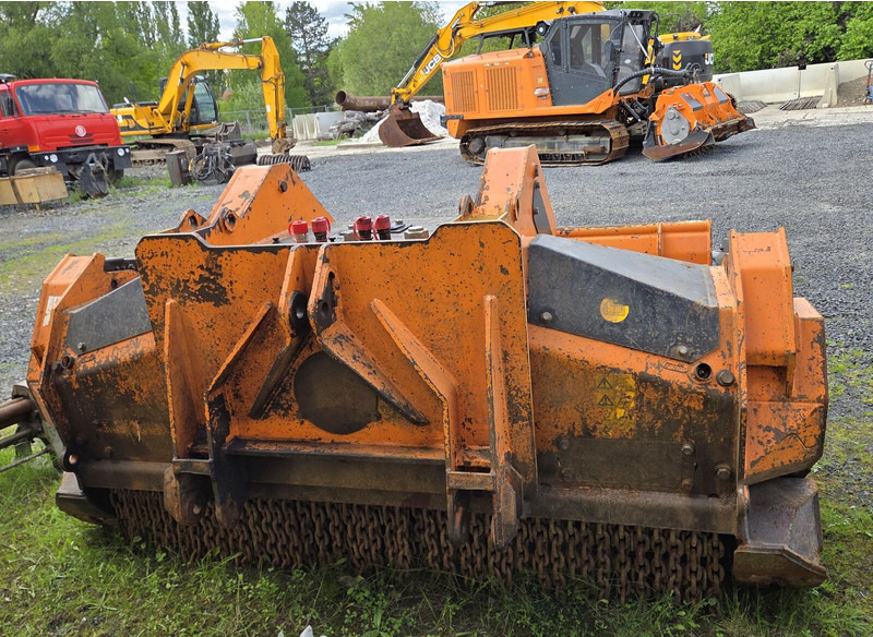 PrimeTech PT300 FAE 12t - Meža mulčeris: foto 5 PrimeTech PT300 FAE 12t - Meža mulčeris: foto 5