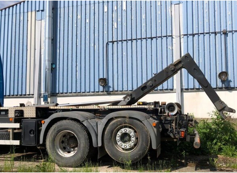 Volvo FH460 - Pacēlājs ar āķi: foto 2 Volvo FH460 - Pacēlājs ar āķi: foto 2