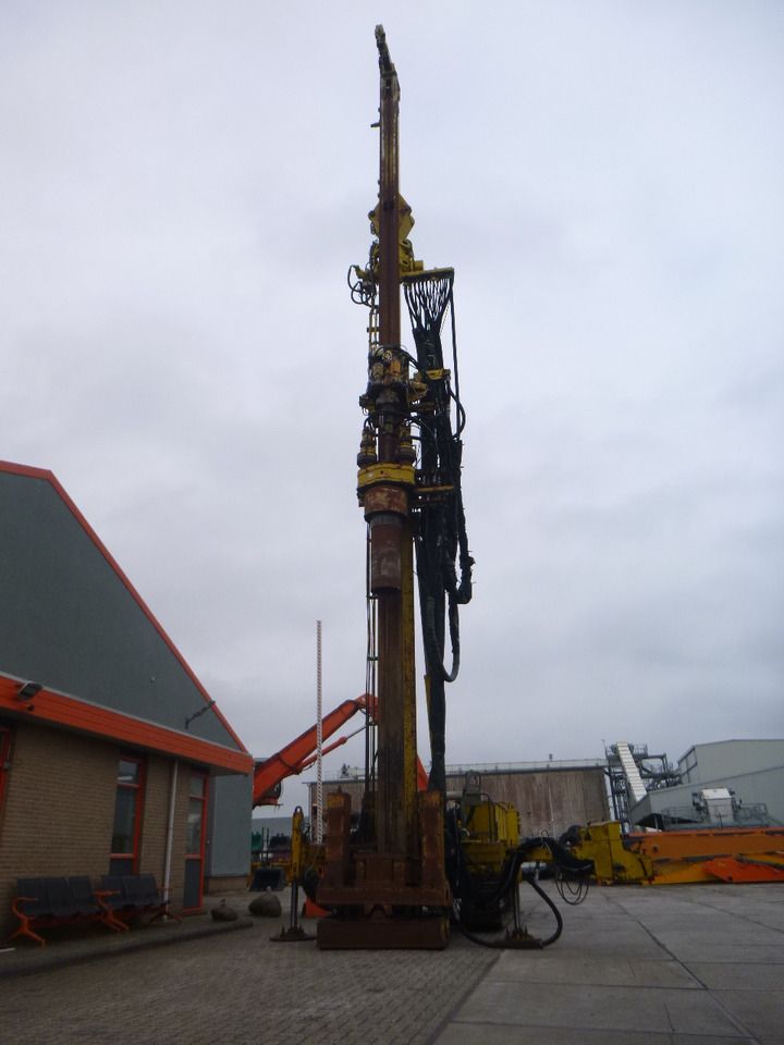 CASAGRANDE C14 ROTATING FOUNDATION ROTARY DRILL - Urbšanas mašīna: foto 4 CASAGRANDE C14 ROTATING FOUNDATION ROTARY DRILL - Urbšanas mašīna: foto 4