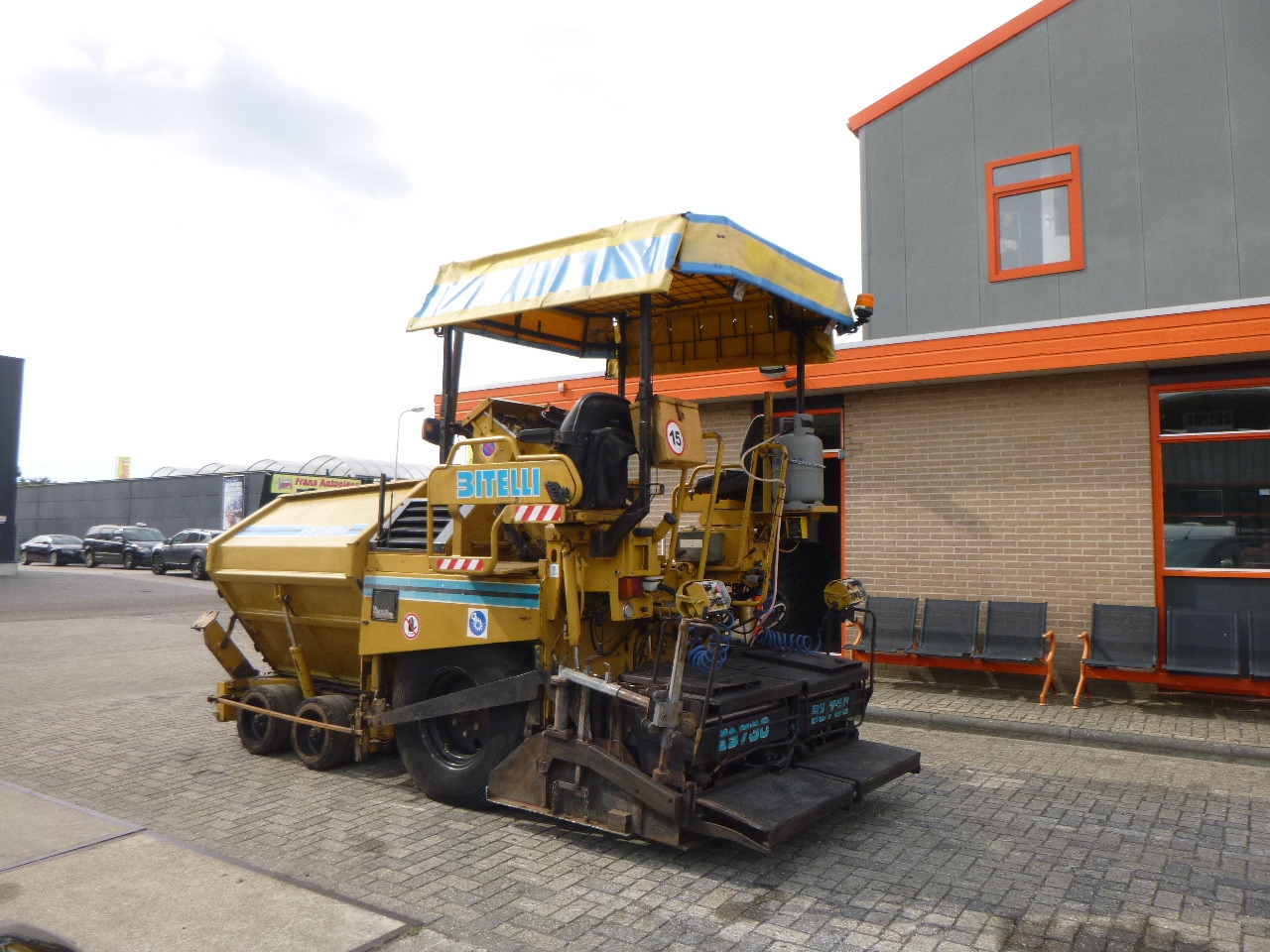 CATERPILLAR BB730 - Asfalta klājējs: foto 2 CATERPILLAR BB730 - Asfalta klājējs: foto 2