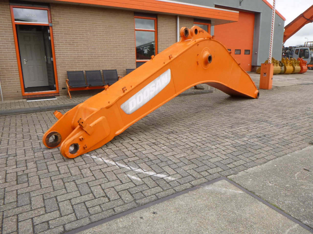 DOOSAN DX480/DX520/DX530 - Strēle - Ekskavators: foto 2 DOOSAN DX480/DX520/DX530 - Strēle - Ekskavators: foto 2