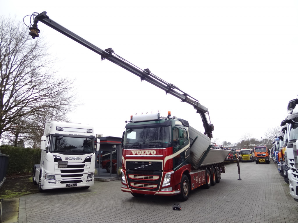 Volvo FH540 8X4 Kipper mit Kran Hiab 244-5 - Citas iekārtas: foto 1 Volvo FH540 8X4 Kipper mit Kran Hiab 244-5 - Citas iekārtas: foto 1