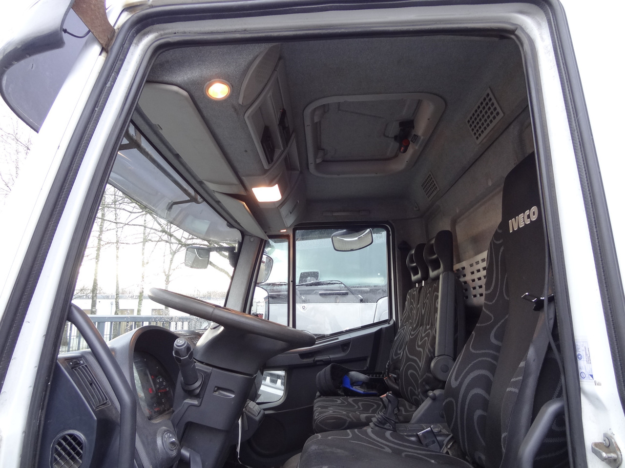 Iveco EuroCargo 120E25 Fassi F38 - Bortu kravas automašīna/ Platforma, Kravas auto ar manipulatoru: foto 3 Iveco EuroCargo 120E25 Fassi F38 - Bortu kravas automašīna/ Platforma, Kravas auto ar manipulatoru: foto 3