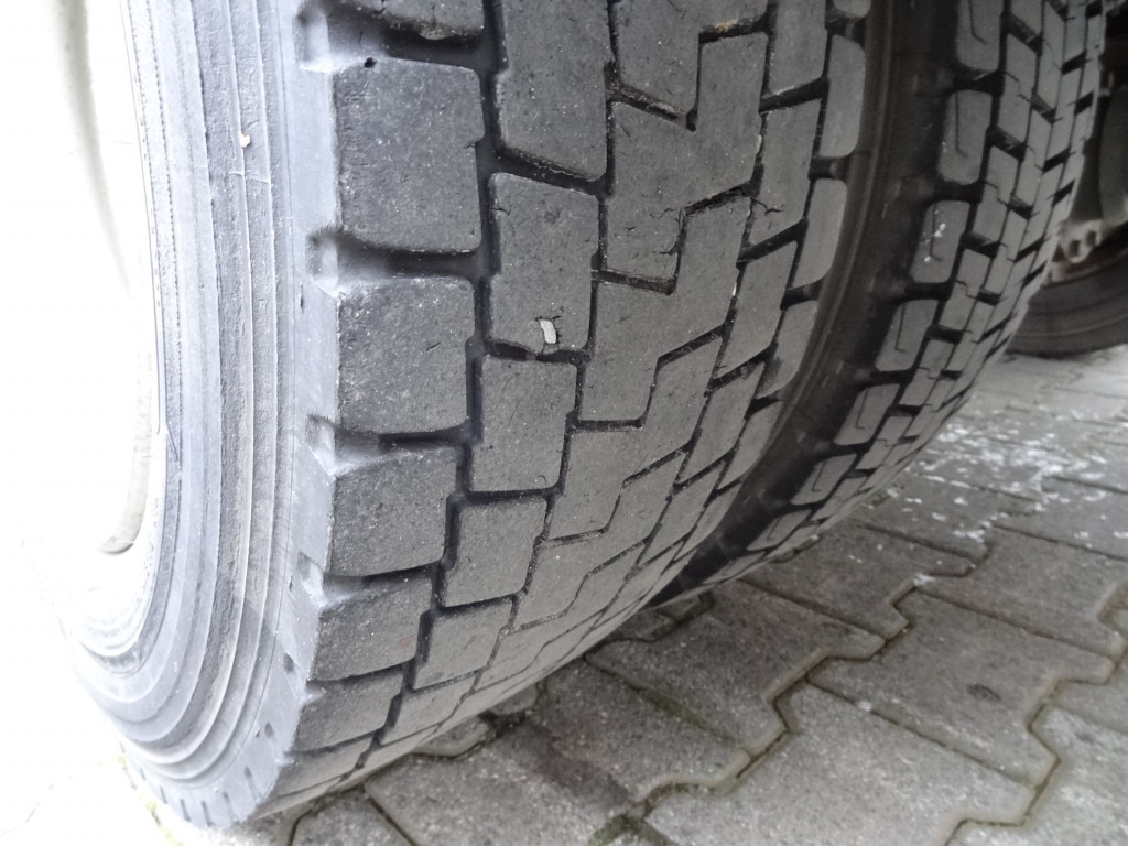Iveco EuroCargo 120E25 Fassi F38 - Bortu kravas automašīna/ Platforma, Kravas auto ar manipulatoru: foto 2 Iveco EuroCargo 120E25 Fassi F38 - Bortu kravas automašīna/ Platforma, Kravas auto ar manipulatoru: foto 2