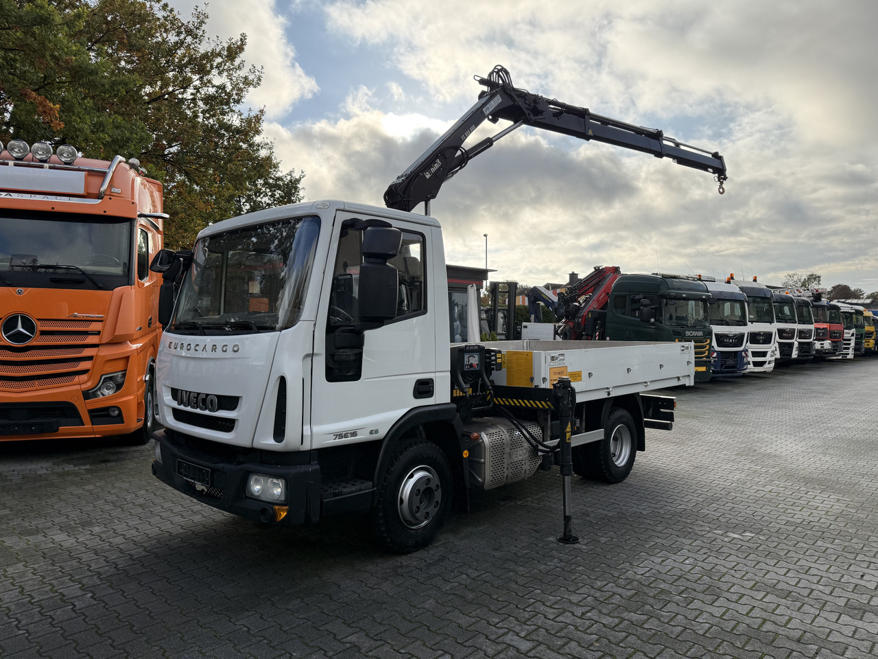 Iveco EuroCargo 75E16 Kran Hiab 055-2 - Kravas auto ar manipulatoru, Bortu kravas automašīna/ Platforma: foto 1 Iveco EuroCargo 75E16 Kran Hiab 055-2 - Kravas auto ar manipulatoru, Bortu kravas automašīna/ Platforma: foto 1