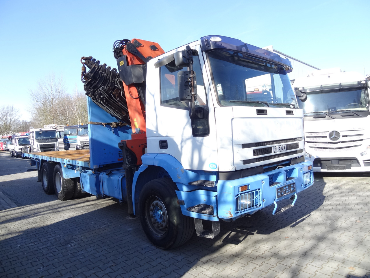 Kravas auto ar manipulatoru, Bortu kravas automašīna/ Platforma Iveco EuroTrakker 260E31 6X4 Palfinger 36002: foto 10