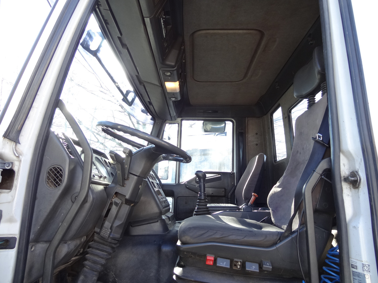 Kravas auto ar manipulatoru, Bortu kravas automašīna/ Platforma Iveco EuroTrakker 260E31 6X4 Palfinger 36002: foto 14