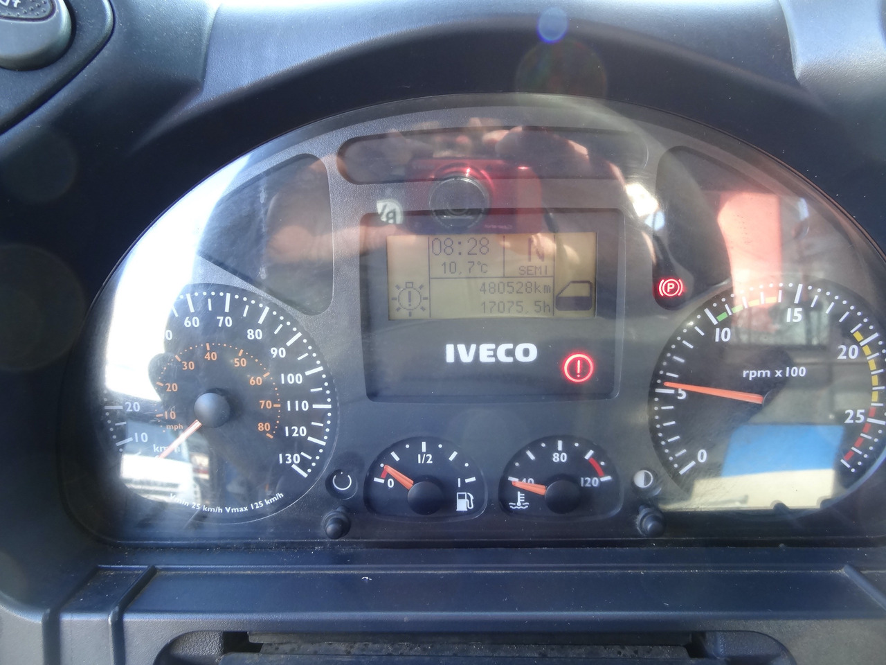 Iveco Trakker AD340T41 8X4 Kipper Kran Palfinger 23002 - Kravas automašīna pašizgāzējs, Kravas auto ar manipulatoru: foto 3 Iveco Trakker AD340T41 8X4 Kipper Kran Palfinger 23002 - Kravas automašīna pašizgāzējs, Kravas auto ar manipulatoru: foto 3