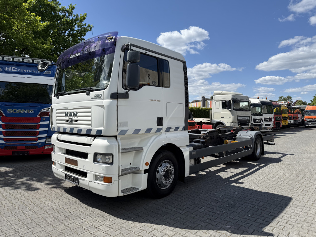 MAN TGA 18.350 4X2 LL Fahrschule - Konteineru vedējs/ Kravas automašīna ar noņemamā virsbūve: foto 1 MAN TGA 18.350 4X2 LL Fahrschule - Konteineru vedējs/ Kravas automašīna ar noņemamā virsbūve: foto 1