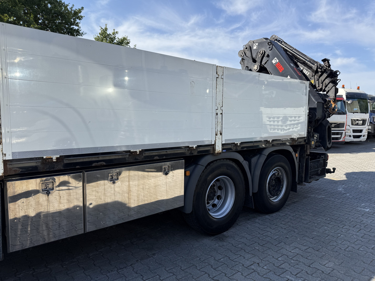 MAN TGX 26.480 6X2 Hiab 422 Bj 2017 bis 30 Meter - Kravas auto ar manipulatoru, Bortu kravas automašīna/ Platforma: foto 4 MAN TGX 26.480 6X2 Hiab 422 Bj 2017 bis 30 Meter - Kravas auto ar manipulatoru, Bortu kravas automašīna/ Platforma: foto 4