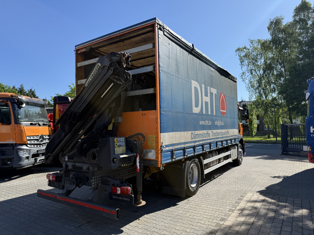 Kravas automašīna ar tentu, Kravas auto ar manipulatoru Mercedes-Benz Actros 1827 Kran Palfinger PK 9002: foto 12