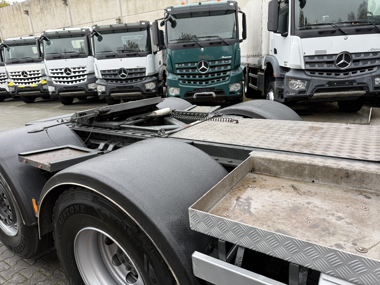 Mercedes-Benz Actros 2548 LS 6X2 Kran HMF 3220 bis 16 Meter - Kravas auto ar manipulatoru, Vilcējs: foto 3 Mercedes-Benz Actros 2548 LS 6X2 Kran HMF 3220 bis 16 Meter - Kravas auto ar manipulatoru, Vilcējs: foto 3