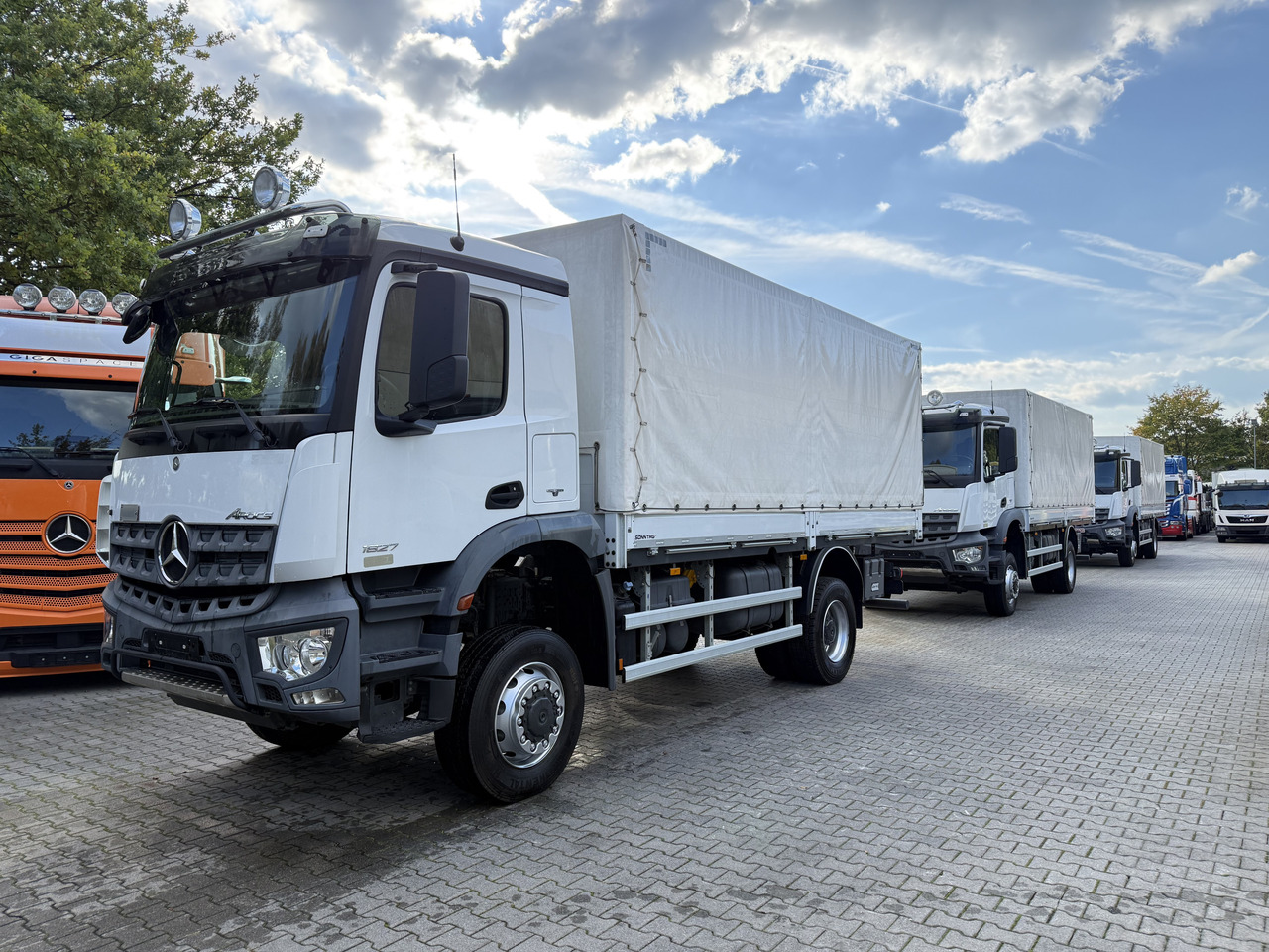 Mercedes-Benz Arocs 1827 AK 4X4 Ex- - Kravas automašīna ar tentu: foto 1 Mercedes-Benz Arocs 1827 AK 4X4 Ex- - Kravas automašīna ar tentu: foto 1