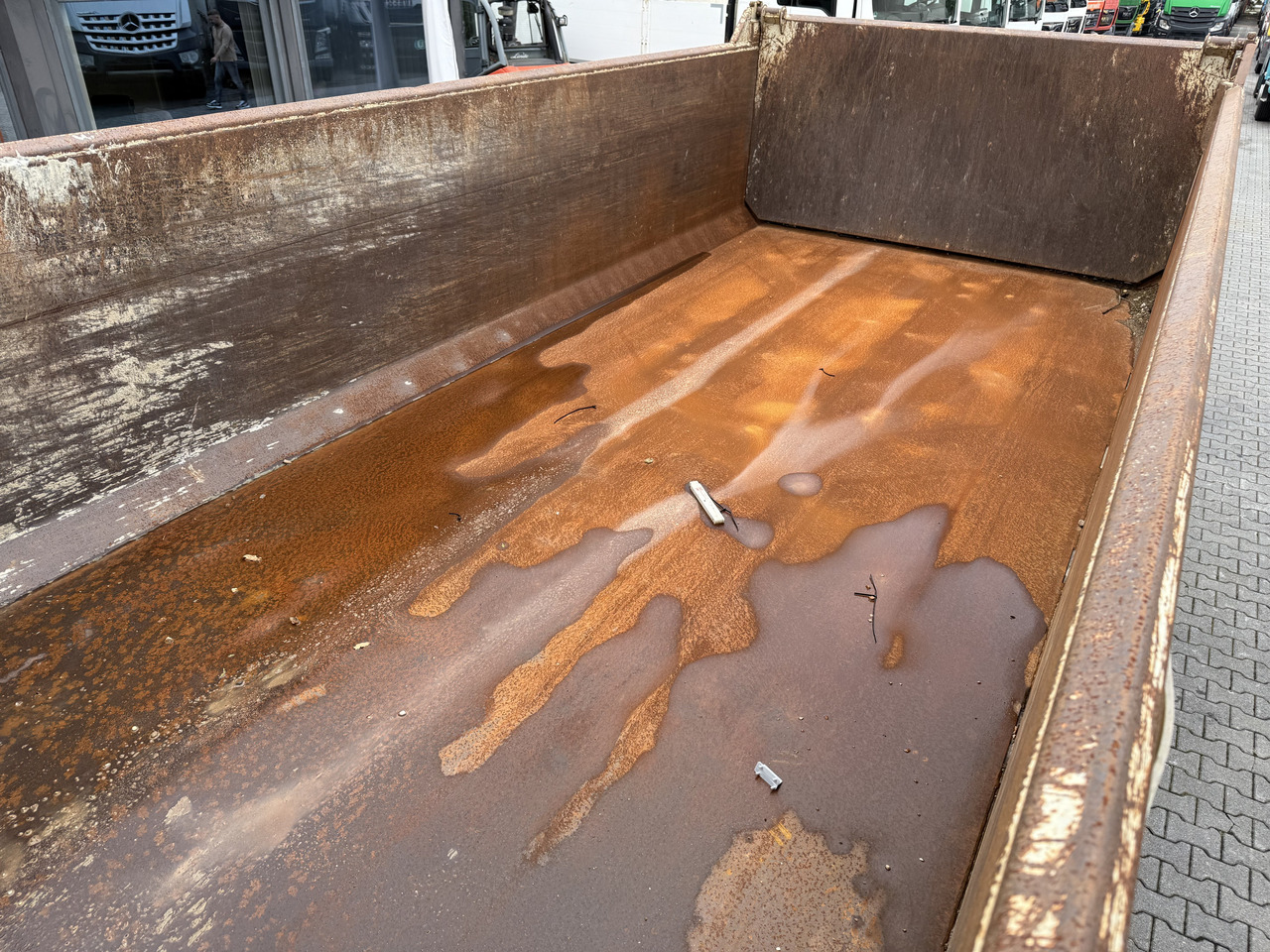 Mercedes-Benz Arocs 3245 K 8X4 - Kravas automašīna pašizgāzējs: foto 3 Mercedes-Benz Arocs 3245 K 8X4 - Kravas automašīna pašizgāzējs: foto 3