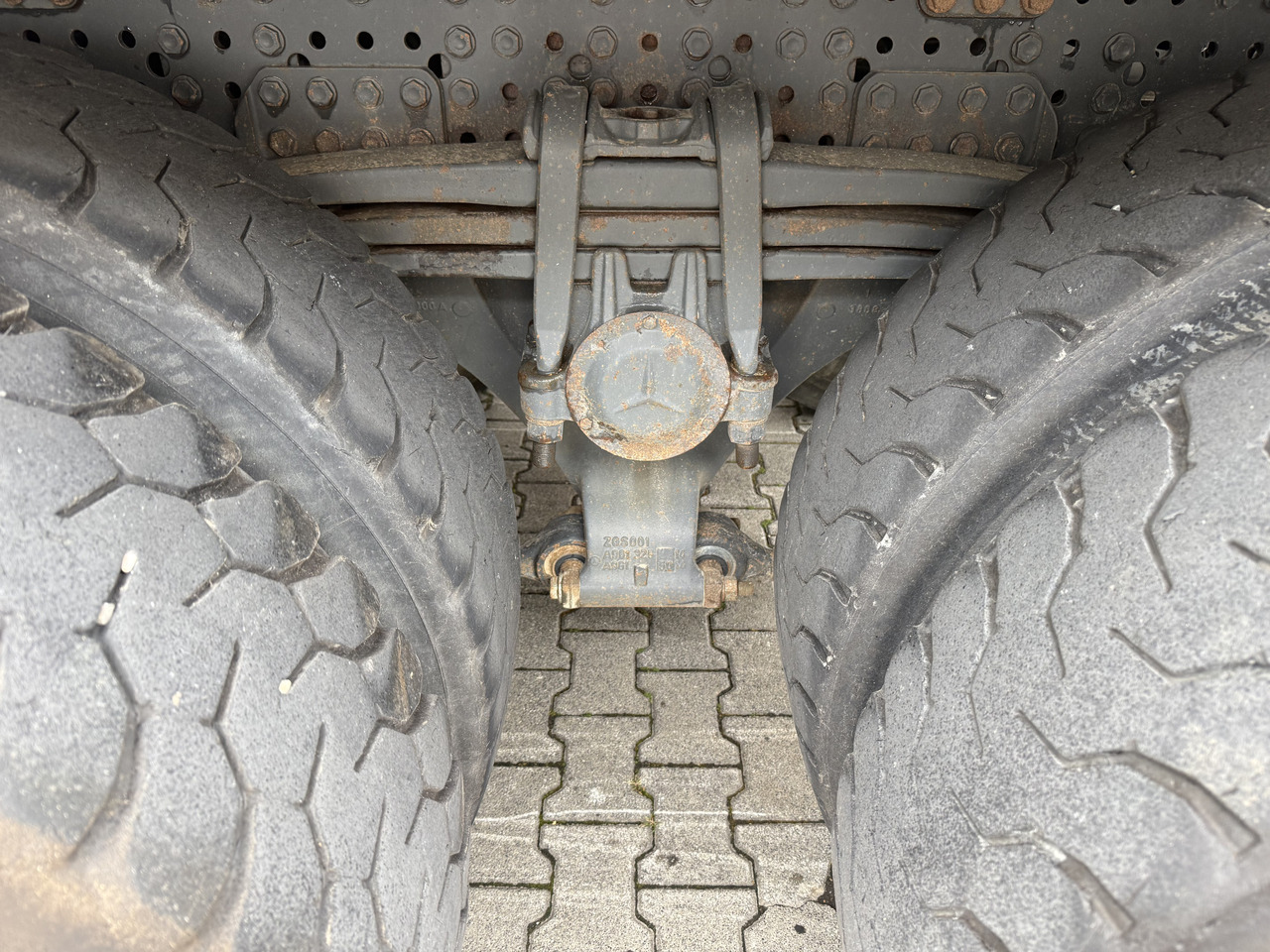 Mercedes-Benz Arocs 3245 K 8X4 - Kravas automašīna pašizgāzējs: foto 5 Mercedes-Benz Arocs 3245 K 8X4 - Kravas automašīna pašizgāzējs: foto 5