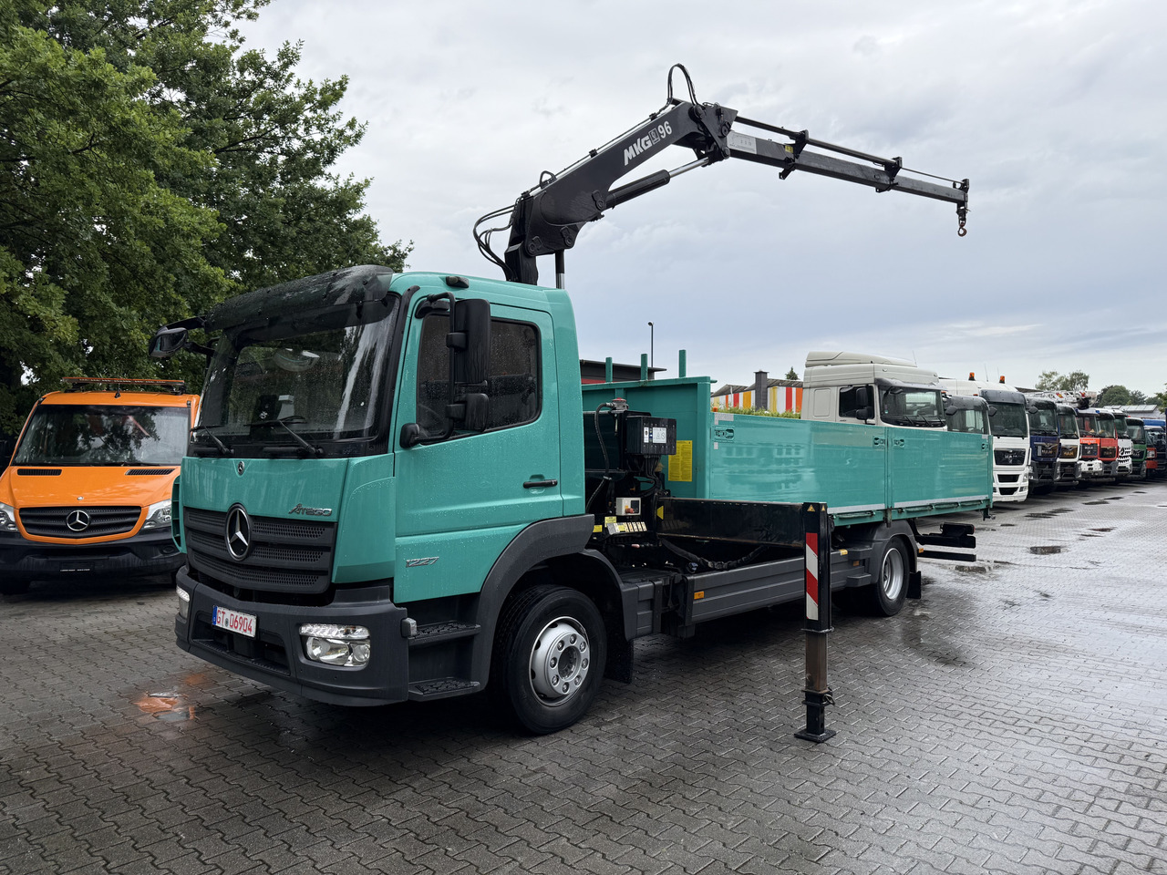 Mercedes-Benz Atego 1227 Kran MKG 96 - Bortu kravas automašīna/ Platforma, Kravas auto ar manipulatoru: foto 1 Mercedes-Benz Atego 1227 Kran MKG 96 - Bortu kravas automašīna/ Platforma, Kravas auto ar manipulatoru: foto 1
