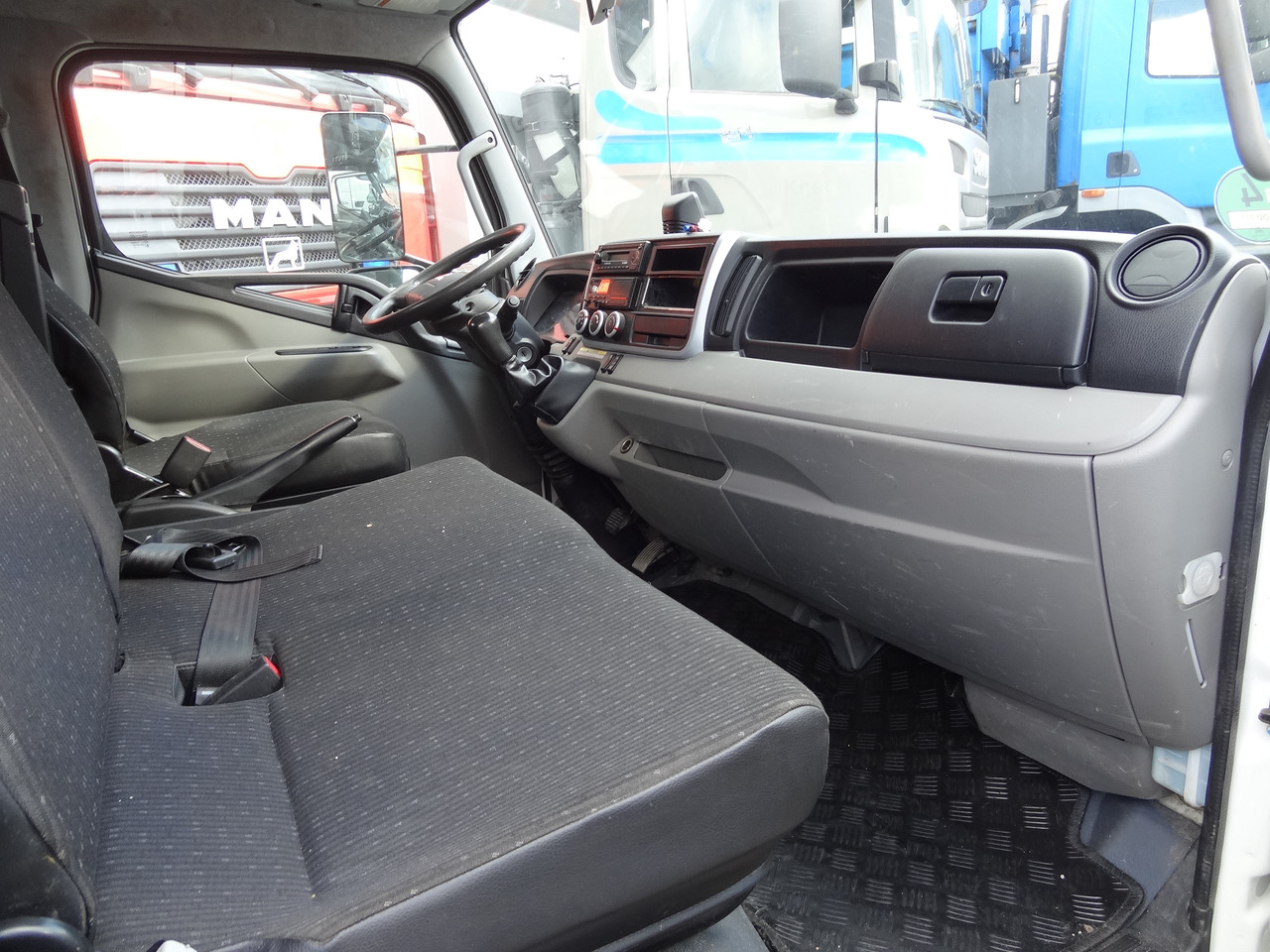 Mitsubishi Fuso 7C18 Meiller - Kravas automašīna pašizgāzējs: foto 5 Mitsubishi Fuso 7C18 Meiller - Kravas automašīna pašizgāzējs: foto 5
