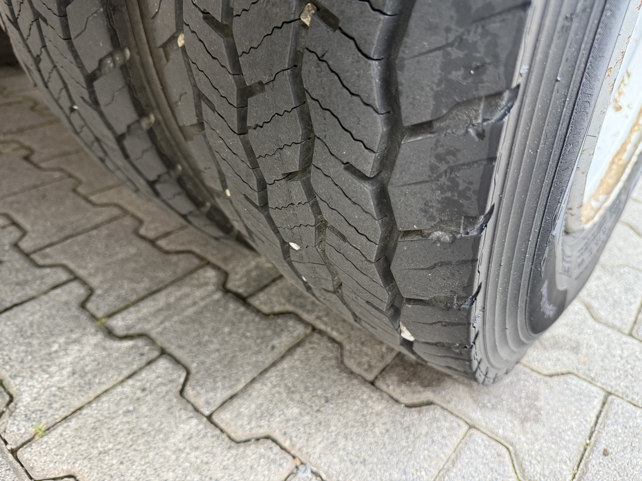 Renault Midlum 180.10 DoKa - Kravas automašīna ar slēgto virsbūvi: foto 2 Renault Midlum 180.10 DoKa - Kravas automašīna ar slēgto virsbūvi: foto 2