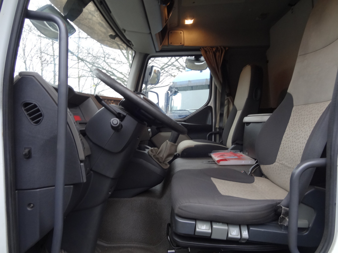 Renault Midlum 300.12 Fassi F80 - Bortu kravas automašīna/ Platforma, Kravas auto ar manipulatoru: foto 5 Renault Midlum 300.12 Fassi F80 - Bortu kravas automašīna/ Platforma, Kravas auto ar manipulatoru: foto 5