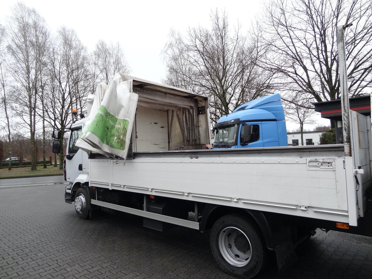 Renault Midlum 300.12 Fassi F80 - Kravas auto ar manipulatoru, Bortu kravas automašīna/ Platforma: foto 3 Renault Midlum 300.12 Fassi F80 - Kravas auto ar manipulatoru, Bortu kravas automašīna/ Platforma: foto 3