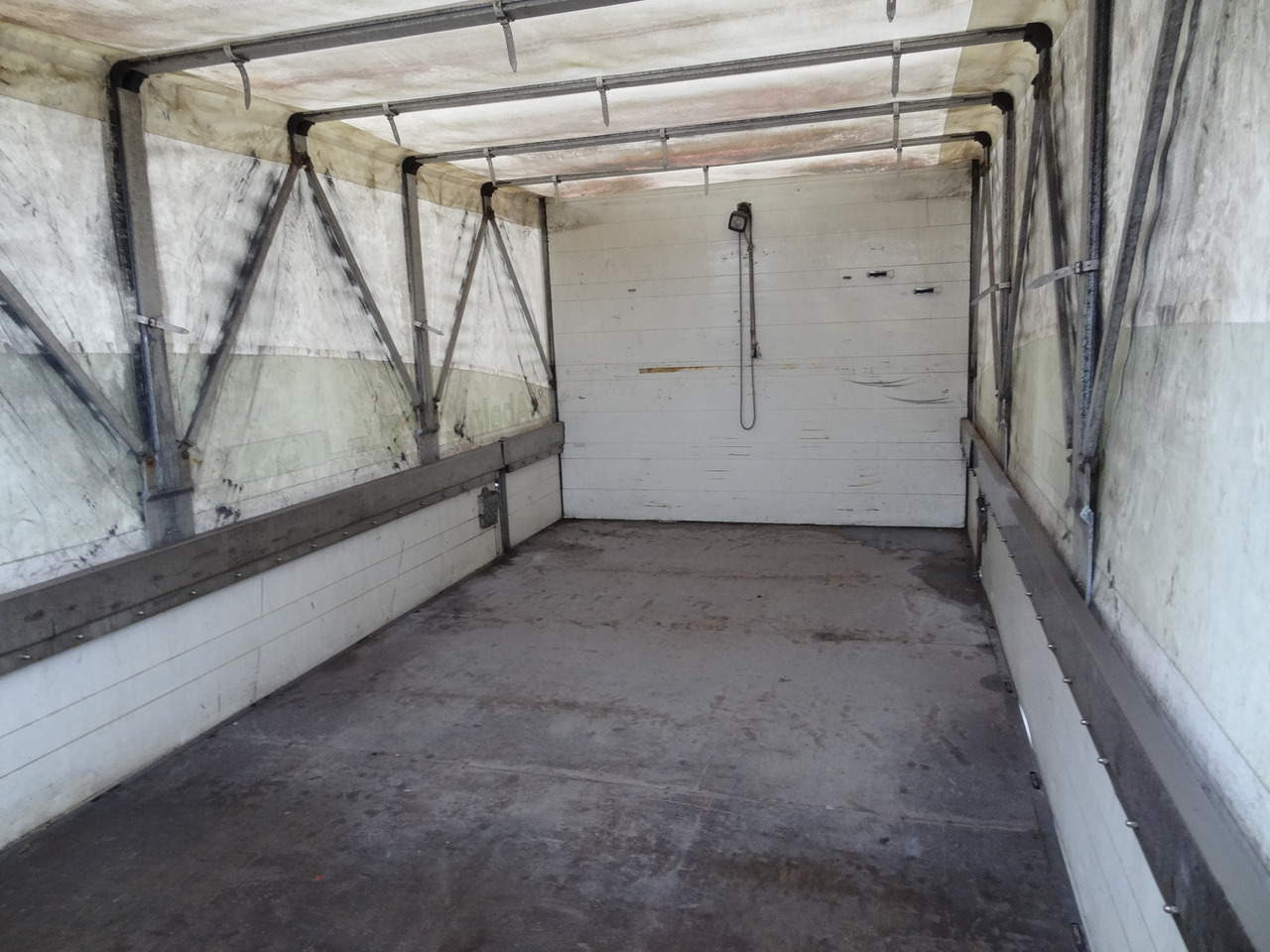 Renault Midlum 300.12 Fassi F80 - Bortu kravas automašīna/ Platforma, Kravas auto ar manipulatoru: foto 4 Renault Midlum 300.12 Fassi F80 - Bortu kravas automašīna/ Platforma, Kravas auto ar manipulatoru: foto 4