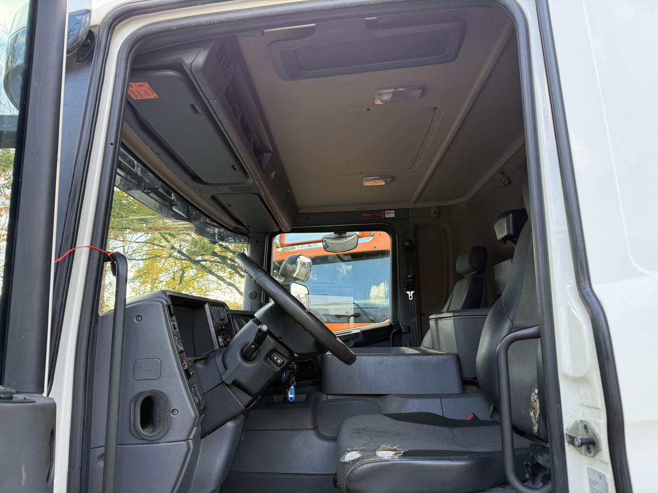 Scania P280 6X2*4 - Šasija kravas automašīna: foto 4 Scania P280 6X2*4 - Šasija kravas automašīna: foto 4