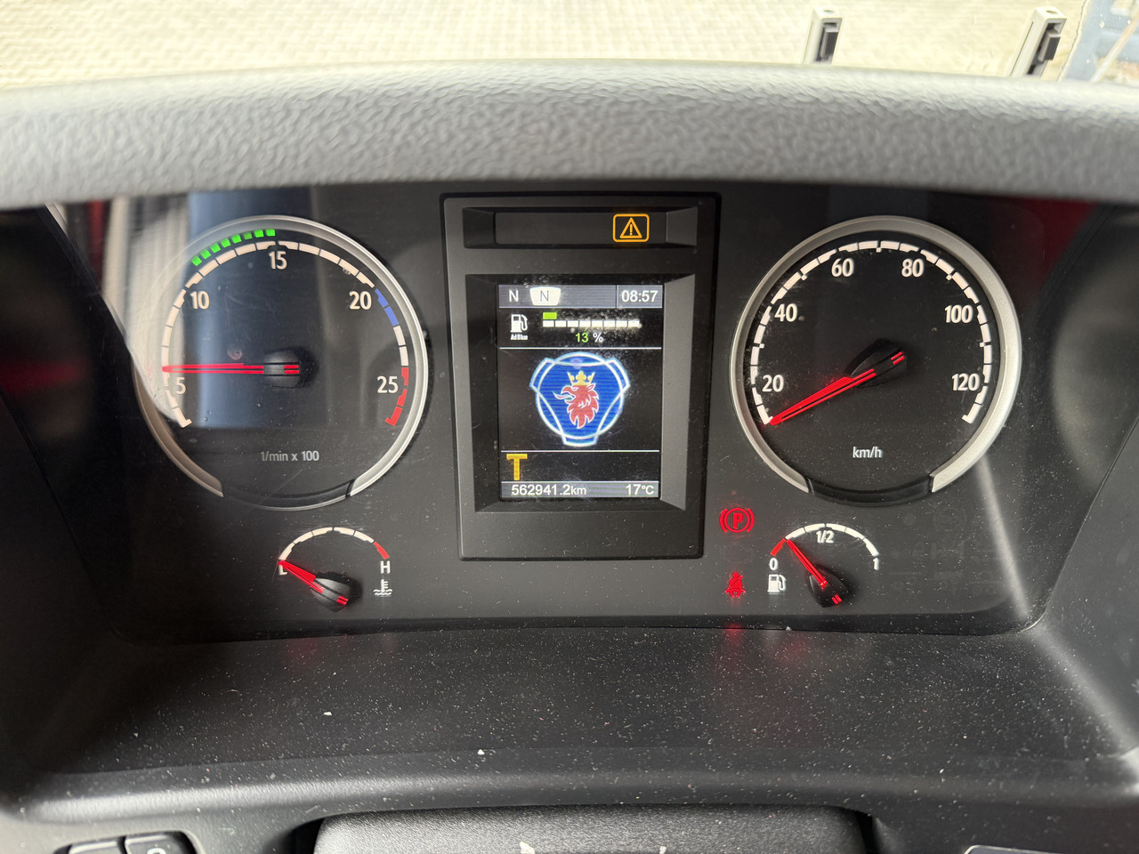 Scania P410 4X2 Palfinger PK 13001 - Bortu kravas automašīna/ Platforma, Kravas auto ar manipulatoru: foto 5 Scania P410 4X2 Palfinger PK 13001 - Bortu kravas automašīna/ Platforma, Kravas auto ar manipulatoru: foto 5