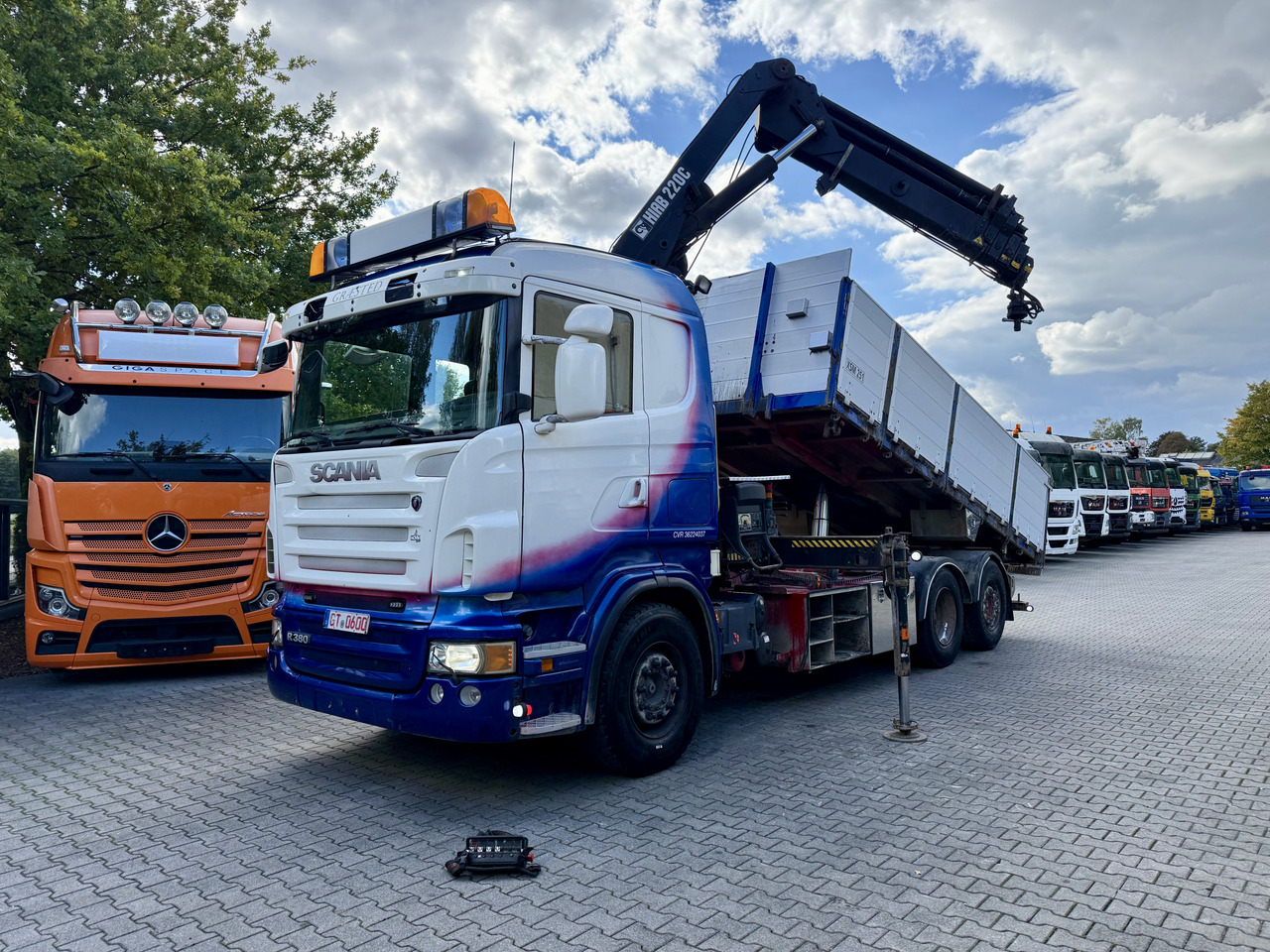 Scania R380 6X2*4 Kipper mit Kran HIAB 220 - Kravas automašīna pašizgāzējs, Kravas auto ar manipulatoru: foto 1 Scania R380 6X2*4 Kipper mit Kran HIAB 220 - Kravas automašīna pašizgāzējs, Kravas auto ar manipulatoru: foto 1