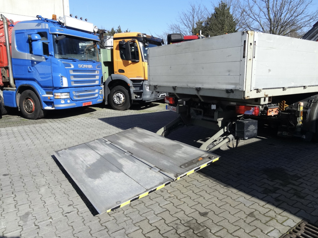 Scania R440 6X2*4 Kran HMF 3000 bis 30 Meter - Bortu kravas automašīna/ Platforma, Kravas auto ar manipulatoru: foto 4 Scania R440 6X2*4 Kran HMF 3000 bis 30 Meter - Bortu kravas automašīna/ Platforma, Kravas auto ar manipulatoru: foto 4