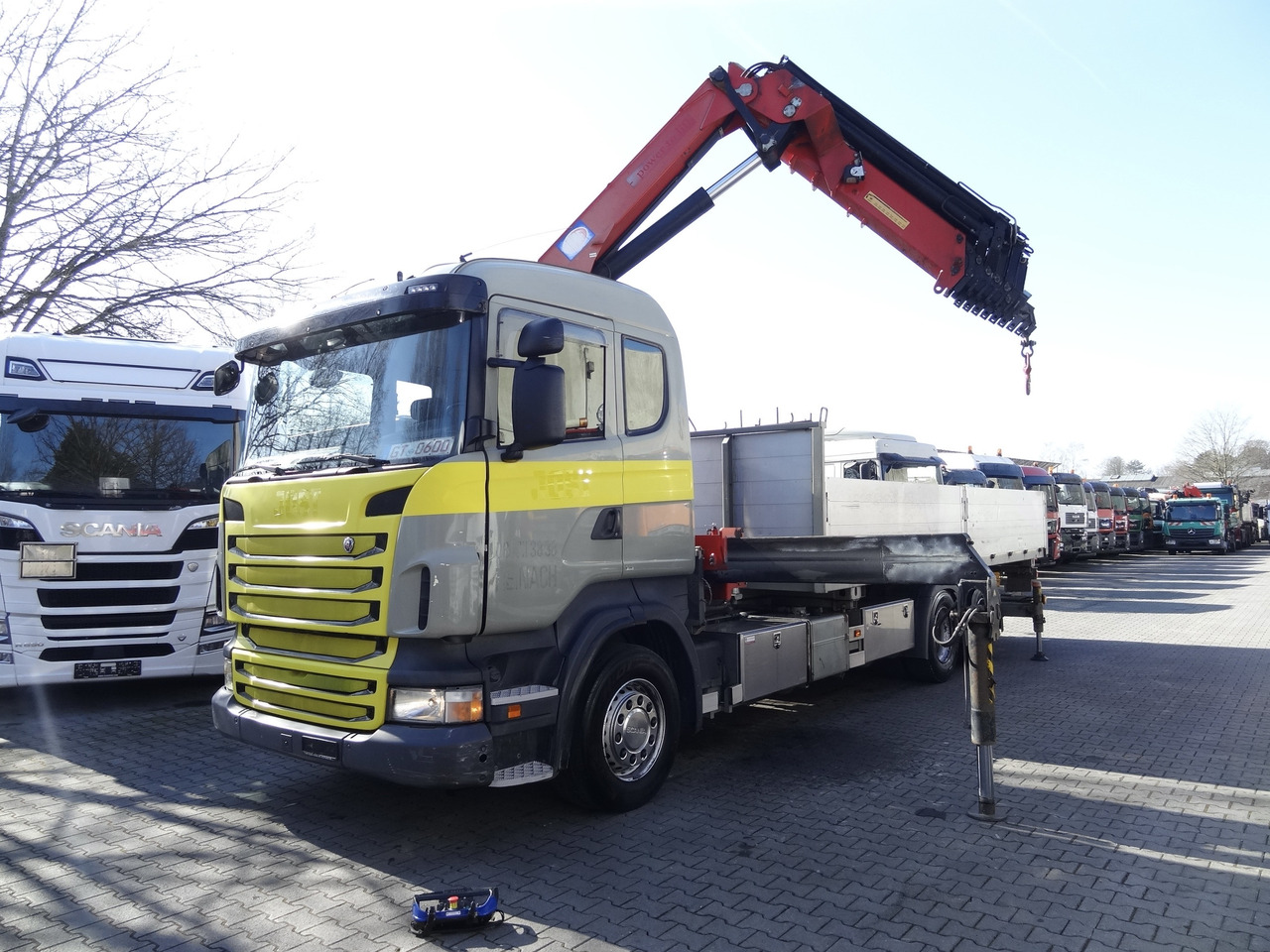 Scania R440 6X2*4 Kran HMF 3000 bis 30 Meter - Bortu kravas automašīna/ Platforma, Kravas auto ar manipulatoru: foto 1 Scania R440 6X2*4 Kran HMF 3000 bis 30 Meter - Bortu kravas automašīna/ Platforma, Kravas auto ar manipulatoru: foto 1