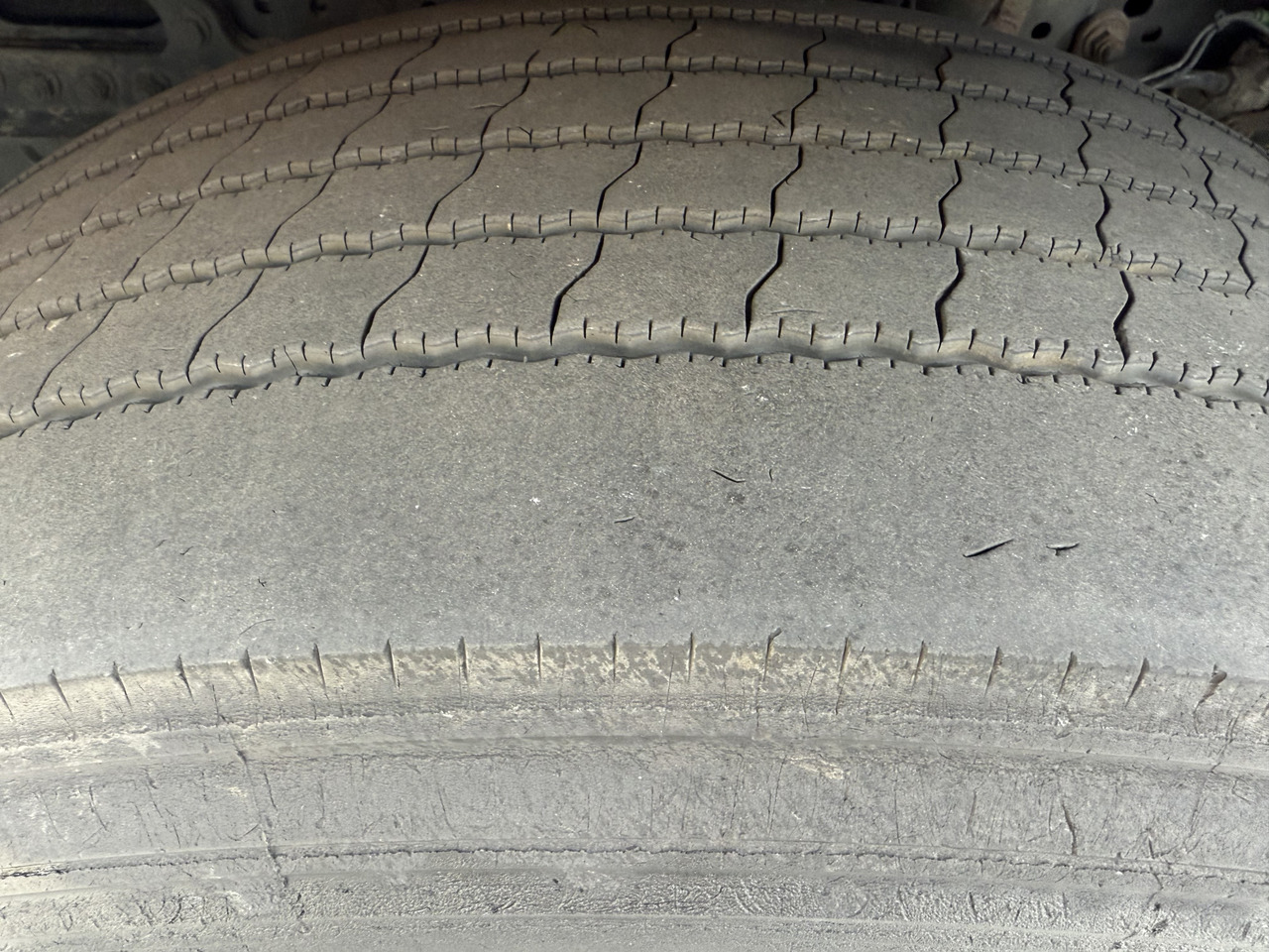 Mercedes-Benz Actros 1842LS Kran HMF 2020 bis 18 Meter - Vilcējs: foto 3 Mercedes-Benz Actros 1842LS Kran HMF 2020 bis 18 Meter - Vilcējs: foto 3