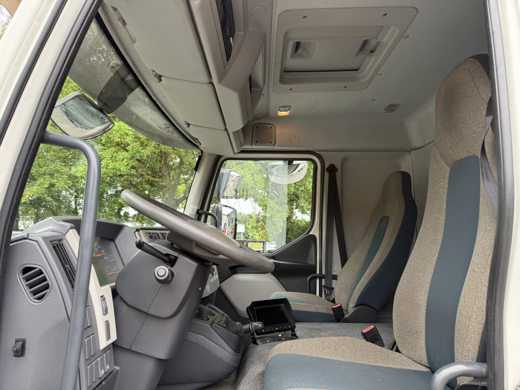 Volvo FL250.16 HMF 875 K3 - Bortu kravas automašīna/ Platforma, Kravas auto ar manipulatoru: foto 4 Volvo FL250.16 HMF 875 K3 - Bortu kravas automašīna/ Platforma, Kravas auto ar manipulatoru: foto 4