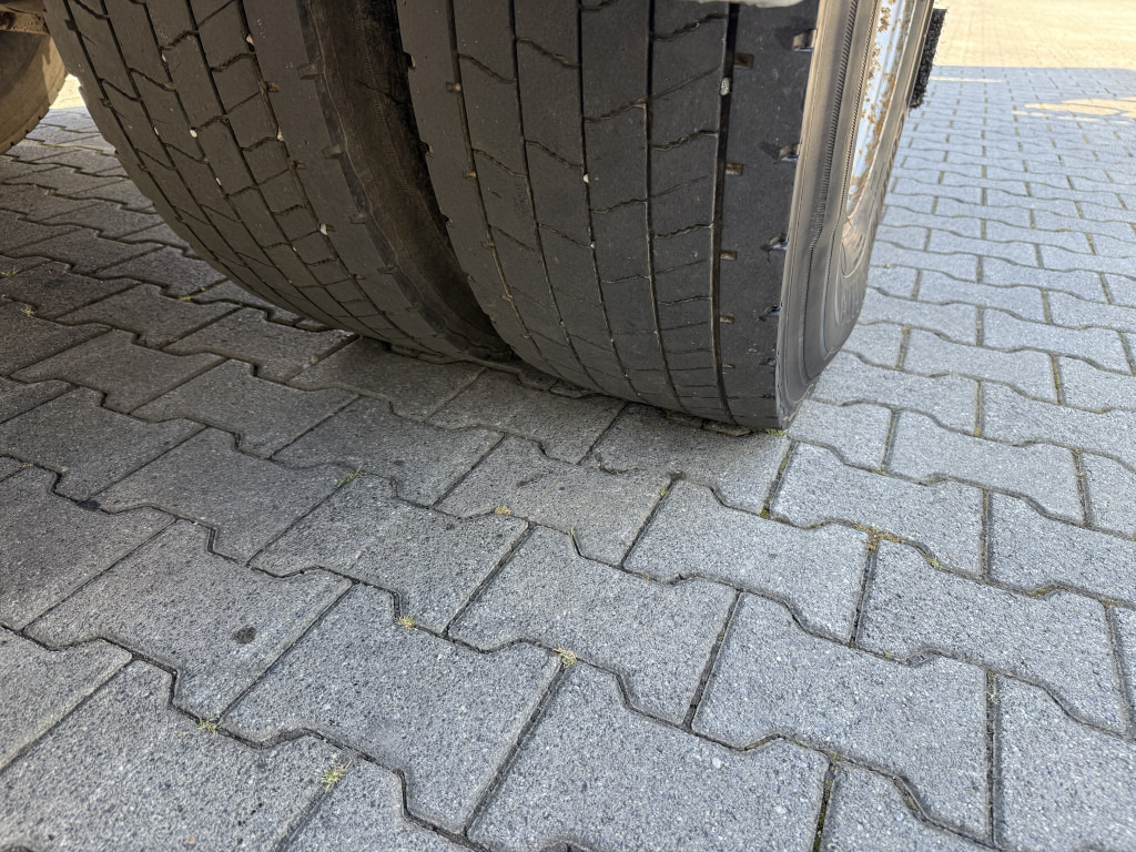 Volvo FM12 420 4X4 Kran MKG 300 bis 24 Meter - Kravas auto ar manipulatoru: foto 4 Volvo FM12 420 4X4 Kran MKG 300 bis 24 Meter - Kravas auto ar manipulatoru: foto 4