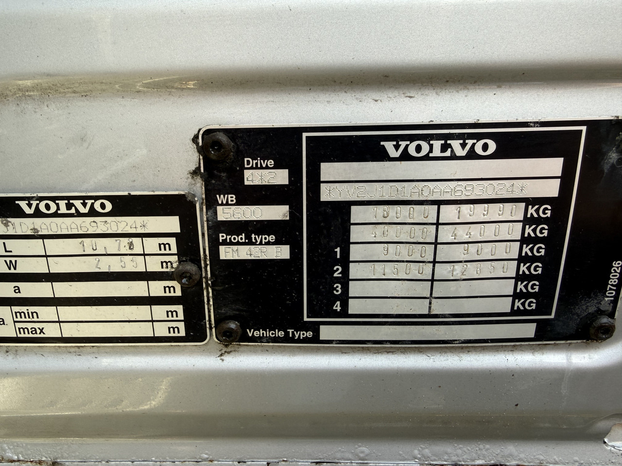 Volvo FM330 Kran Effer 165 bis 20 Meter - Kravas auto ar manipulatoru, Bortu kravas automašīna/ Platforma: foto 5 Volvo FM330 Kran Effer 165 bis 20 Meter - Kravas auto ar manipulatoru, Bortu kravas automašīna/ Platforma: foto 5