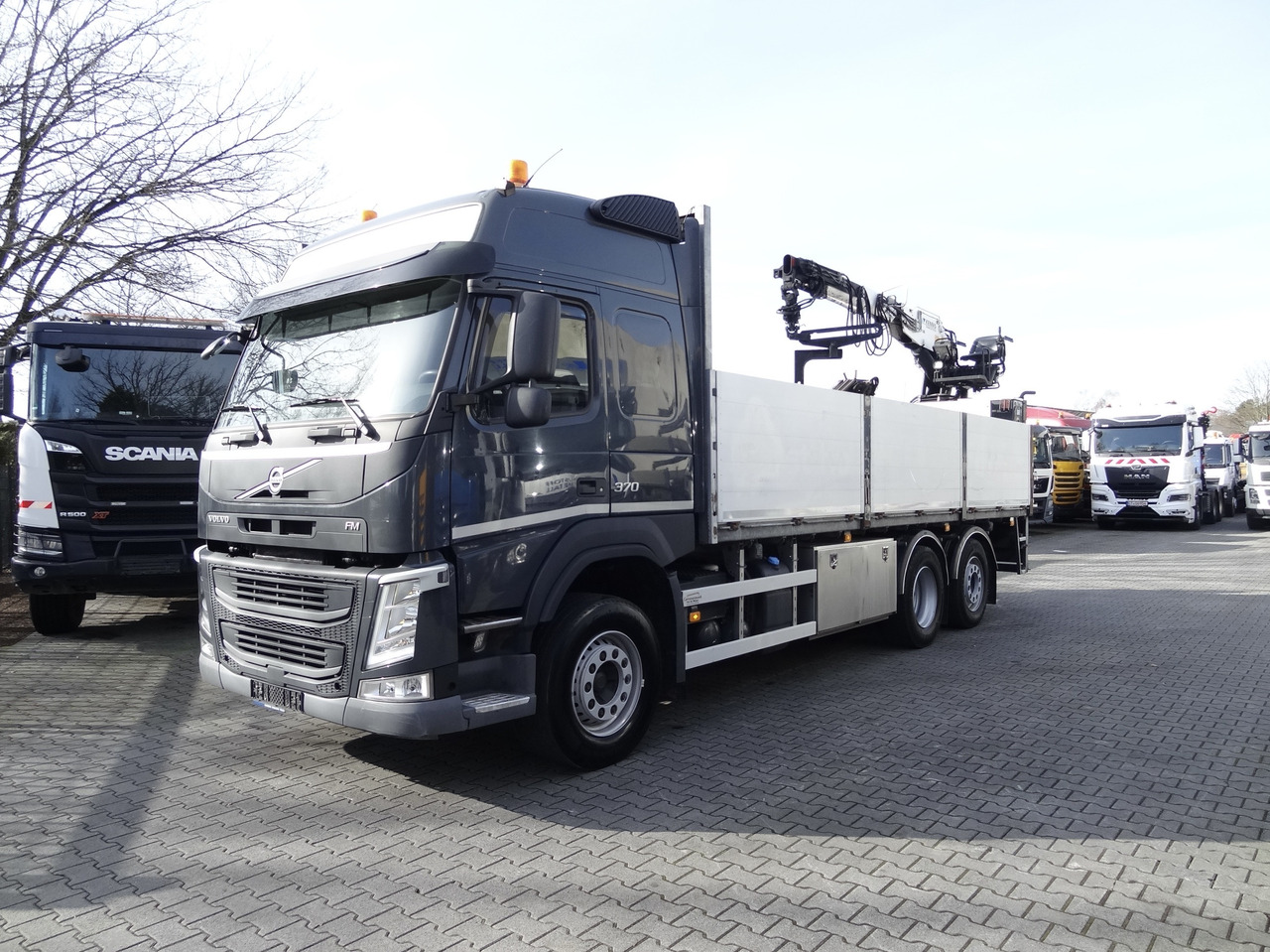 Volvo FM370 6X2*4 Kennis K14 Kran - Kravas auto ar manipulatoru, Bortu kravas automašīna/ Platforma: foto 1 Volvo FM370 6X2*4 Kennis K14 Kran - Kravas auto ar manipulatoru, Bortu kravas automašīna/ Platforma: foto 1