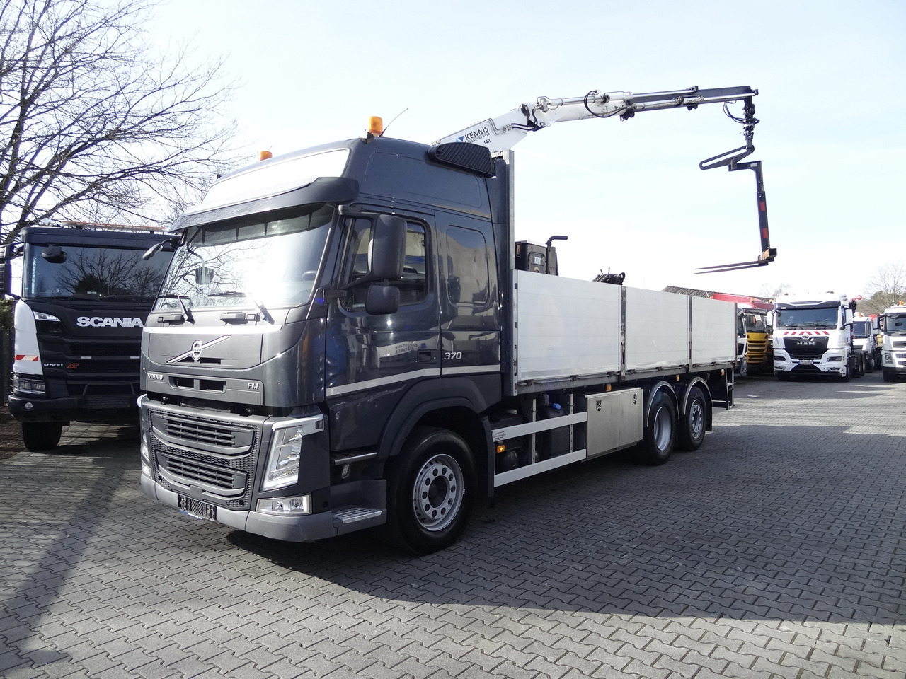 Volvo FM370 6X2*4 Kennis K14 Kran - Kravas auto ar manipulatoru, Bortu kravas automašīna/ Platforma: foto 2 Volvo FM370 6X2*4 Kennis K14 Kran - Kravas auto ar manipulatoru, Bortu kravas automašīna/ Platforma: foto 2