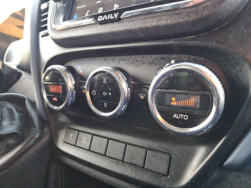 Komercauto pašizgāzējs Iveco Daily 35C18 3.0L 3-Zijden Kipper: foto 11
