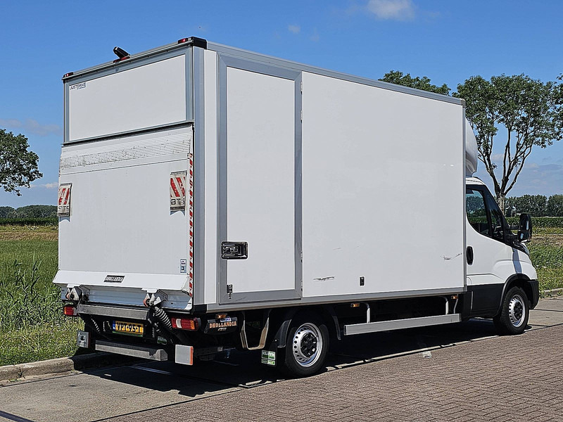Iveco Daily 35S14 ac automaat EURO6 - Furgons ar slēgtā virsbūve: foto 3 Iveco Daily 35S14 ac automaat EURO6 - Furgons ar slēgtā virsbūve: foto 3