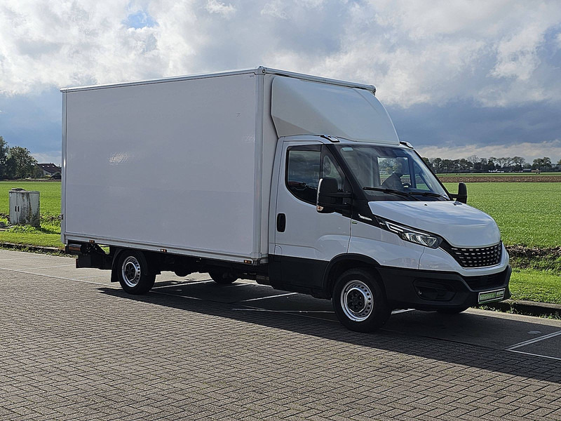 Iveco Daily 35S18 3.0ltr ac aut. EUR6 - Furgons ar slēgtā virsbūve: foto 5 Iveco Daily 35S18 3.0ltr ac aut. EUR6 - Furgons ar slēgtā virsbūve: foto 5