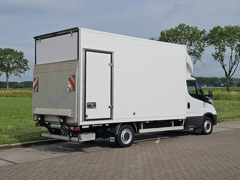 Iveco Daily 35S18 Bakwagen Laadklep! - Furgons ar slēgtā virsbūve: foto 3 Iveco Daily 35S18 Bakwagen Laadklep! - Furgons ar slēgtā virsbūve: foto 3