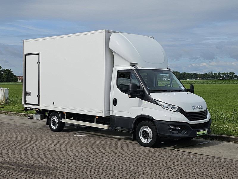 Iveco Daily 35S18 Bakwagen Laadklep! - Furgons ar slēgtā virsbūve: foto 5 Iveco Daily 35S18 Bakwagen Laadklep! - Furgons ar slēgtā virsbūve: foto 5