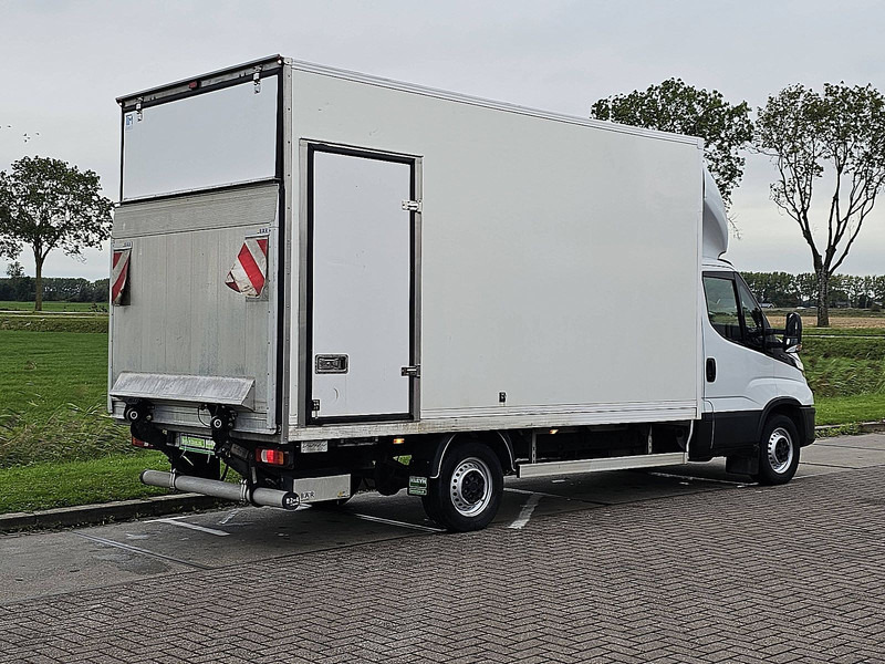 Iveco Daily 35S18 Bakwagen Laadklep! - Furgons ar slēgtā virsbūve: foto 3 Iveco Daily 35S18 Bakwagen Laadklep! - Furgons ar slēgtā virsbūve: foto 3