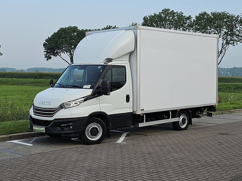 Iveco Daily 35S18 ac automaat EURO6 - Furgons ar slēgtā virsbūve: foto 2 Iveco Daily 35S18 ac automaat EURO6 - Furgons ar slēgtā virsbūve: foto 2