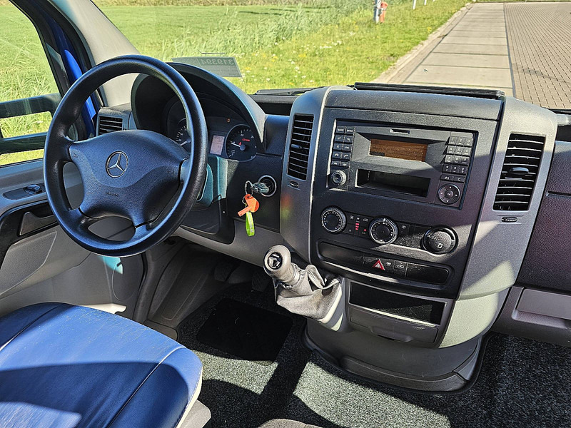 Furgons ar slēgtā virsbūve Mercedes-Benz Sprinter 516 ac: foto 8
