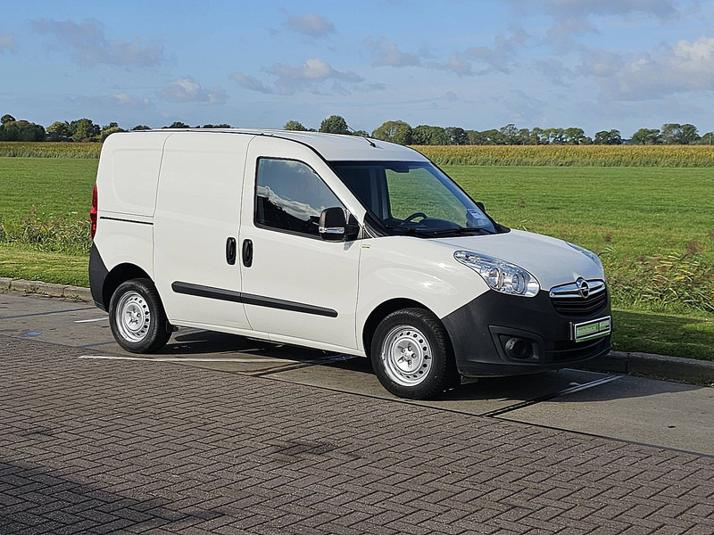 Opel Combo 1.3 CDTI L1H1 - Furgons ar slēgtā virsbūve: foto 5 Opel Combo 1.3 CDTI L1H1 - Furgons ar slēgtā virsbūve: foto 5